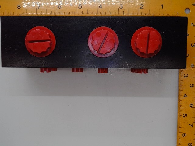 A65743 JOHN DEERE Manifold