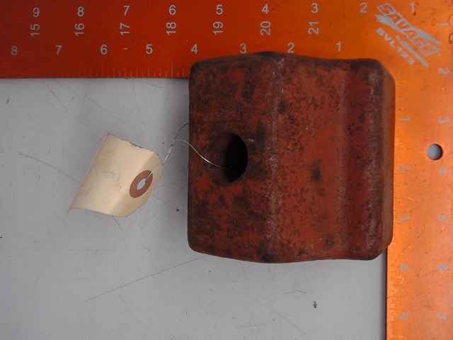 521080M1 Lug