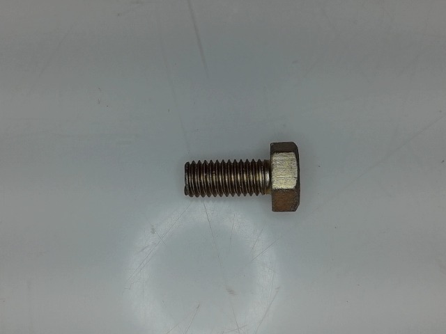 CH10582 JOHN DEERE Bolt