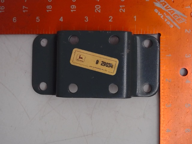 B29034 JOHN DEERE Clamp