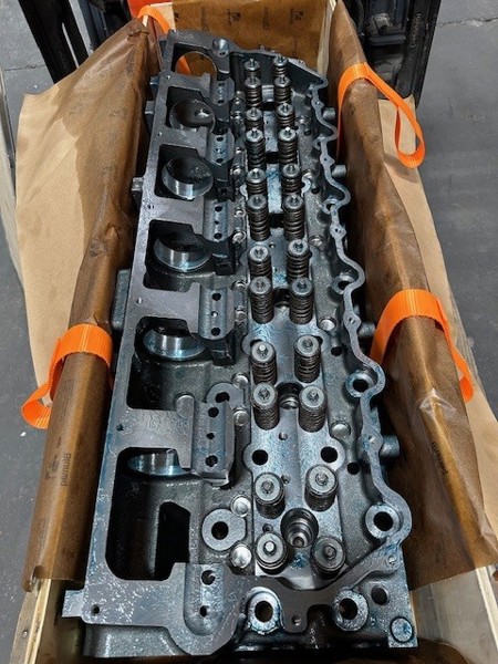0R-8628 Cylinder Head W/valves for CATERPILLAR