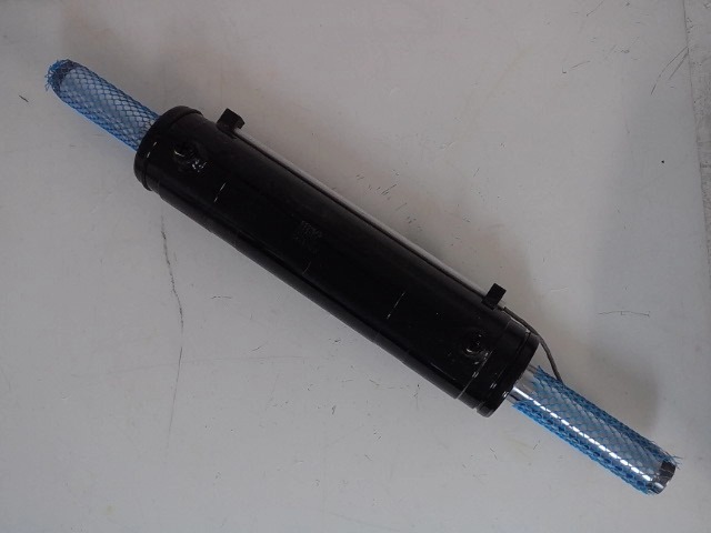 84385653 Power Steering Cylinder
