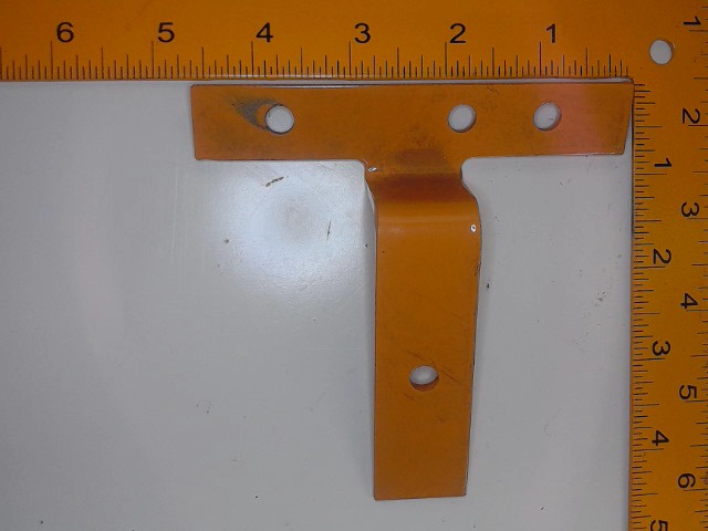 A147771 Brkt for CUB CADET