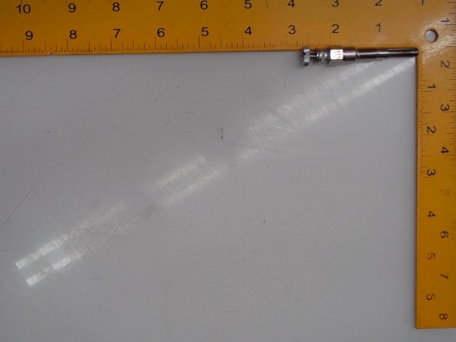 16851-65512 Glow Plug - D1005 / D1105 / D722 / D902 for KUBOTA