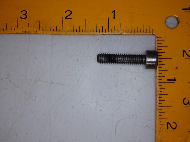 4076472 CUMMINS Screw