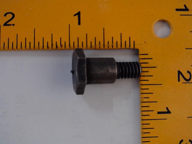 425-32826 Screw for GEHL MANITOU