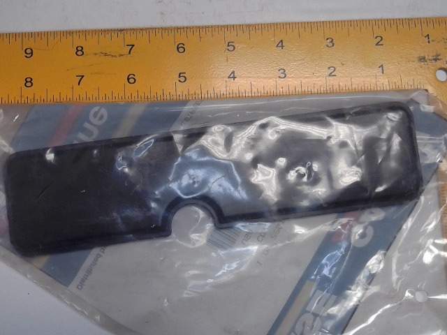 226167A1 Cover for CUB CADET