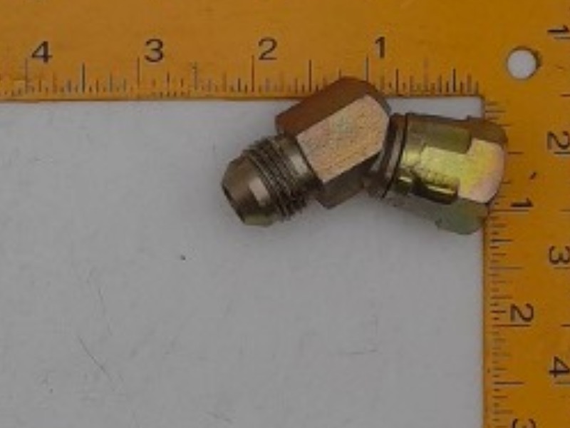 70925018 AGCO 45 Fitting