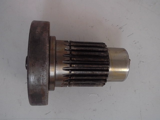 AR26586 Spindle 24spl for JOHN DEERE