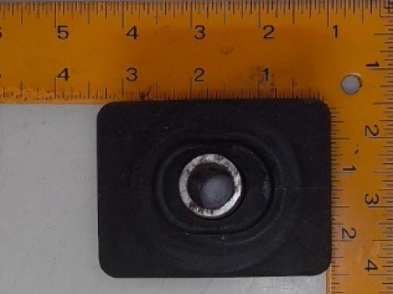 3512104C2 Insulator for NAVISTAR
