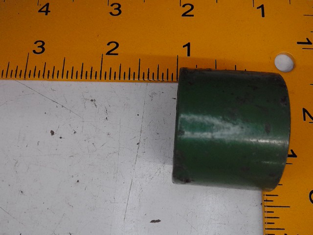 A17536 JOHN DEERE Spacer