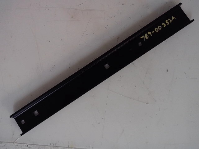 789-00352A Brkt for CUB CADET