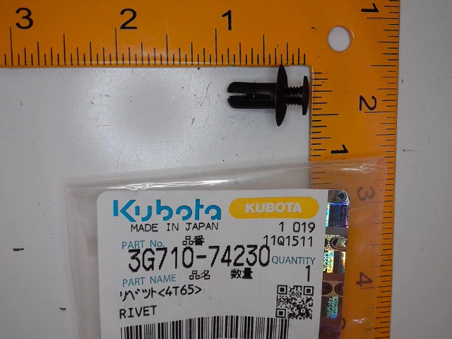 3G710-74230 Plug