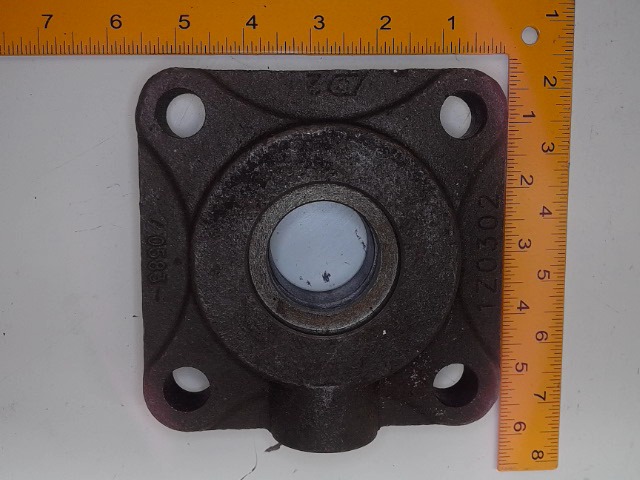 SN8739-10 Hyd Cyl Head for AGCO