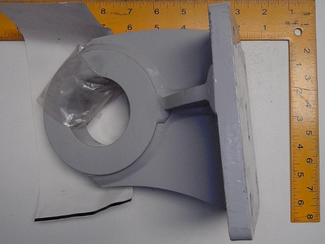 568817D3 Eng Mount for AGCO