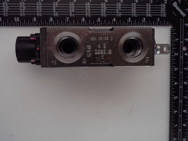 170-34271 Valve Section for GEHL MANITOU