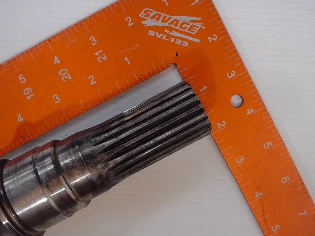 1053045M1-U Shaft for AGCO