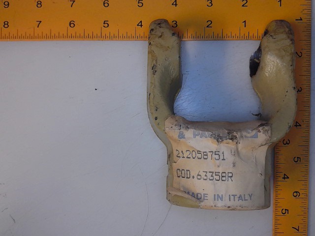 A-212058751 Universal Yoke