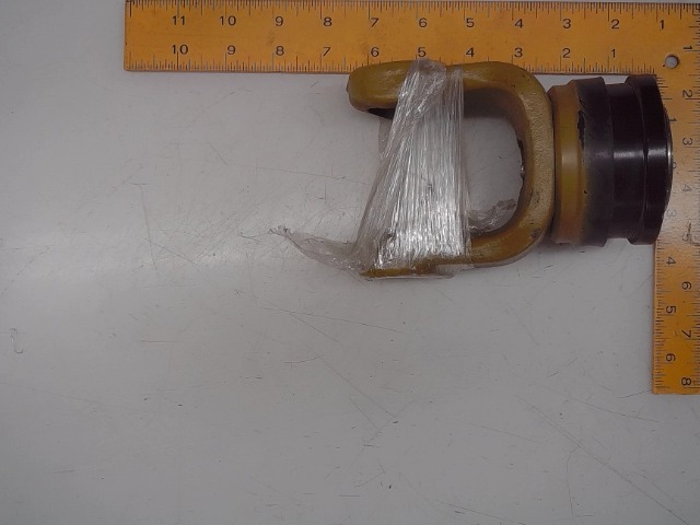 4700083 Yoke for JOHN DEERE