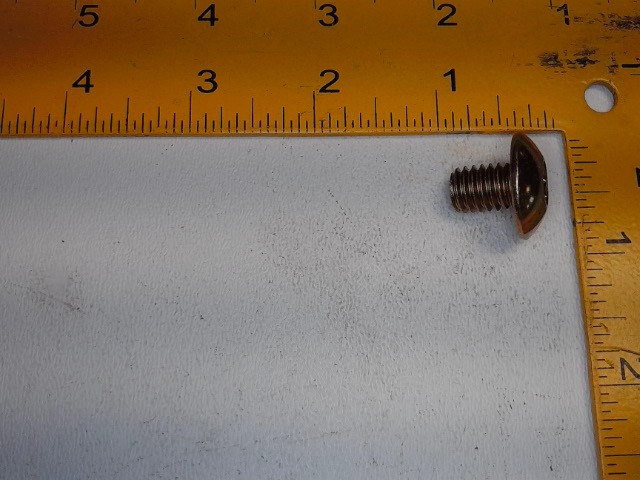 105137 Bolt