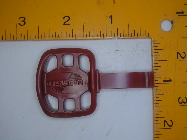 725-1660 Key for CUB CADET
