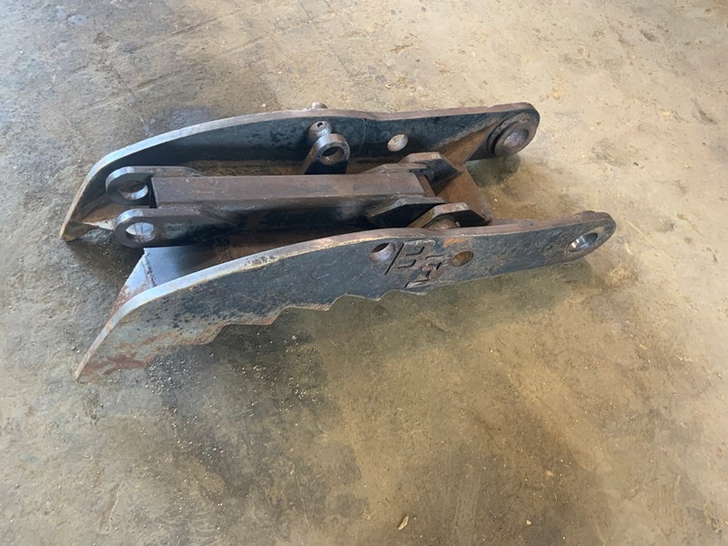 16" MECHANICAL THUMB Mechanical Thumb for JOHN DEERE