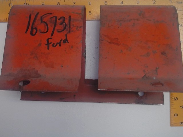 165731 Brkt for GEHL MANITOU