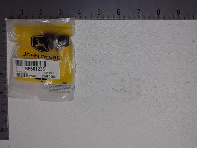 RE561235 Fitting for JOHN DEERE