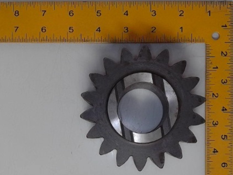 1650518C1 Gear/idler for CUB CADET