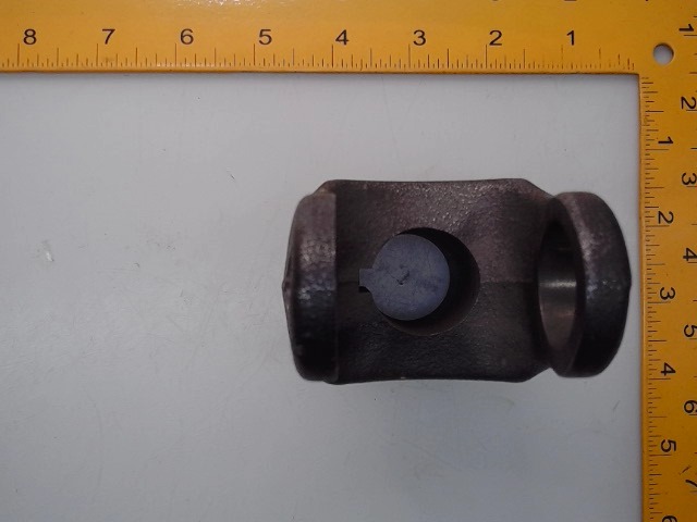 W800-1218 Yoke for AGCO