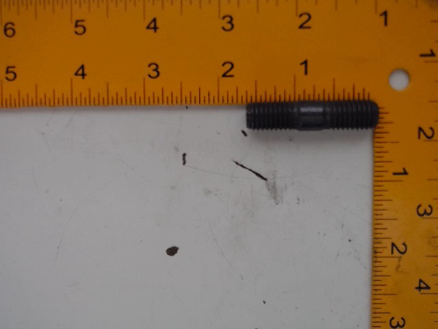 J818823 Stud