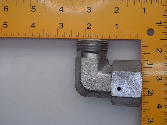 272694 90 Fitting for GEHL MANITOU