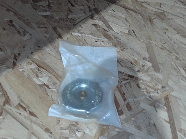 102064 Radiator Cap for GEHL MANITOU