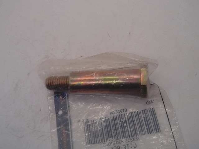 938-3110 Bolt for CUB CADET
