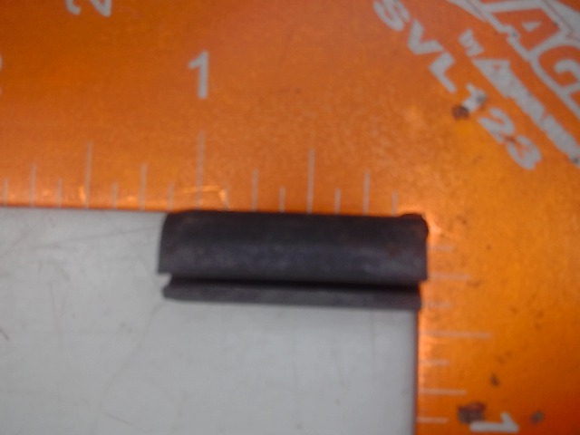 E135027 Pin