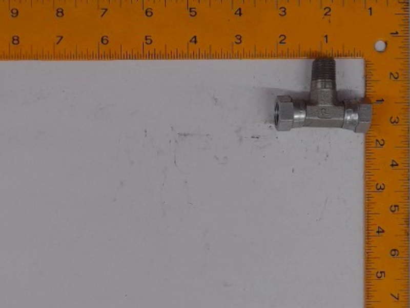 X217T-4-4 Adapter Fitting for JOHN DEERE