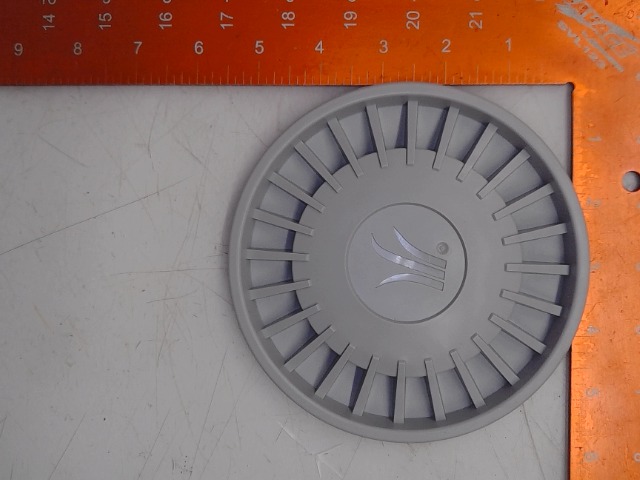 731-0981B Hubcap for CUB CADET