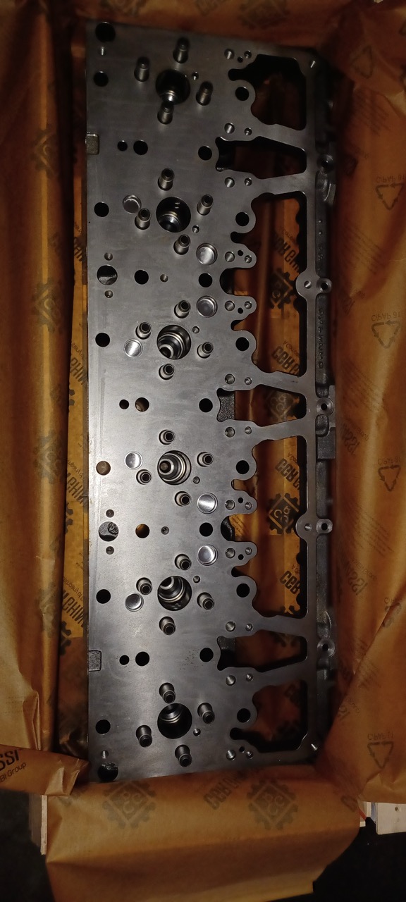 1799458 Cylinder Head