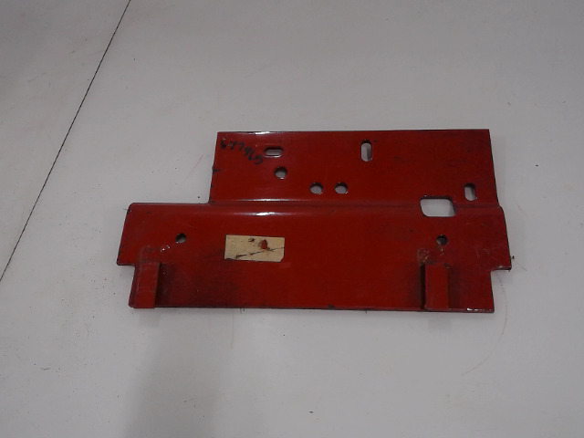 647965 Suprt for CUB CADET