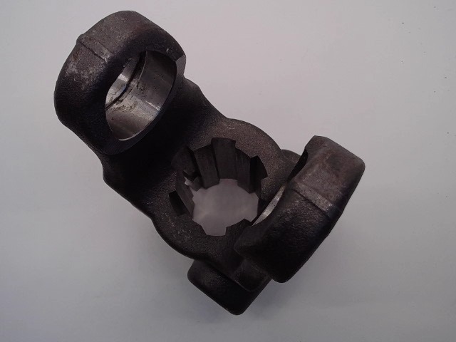E97058 JOHN DEERE Yoke