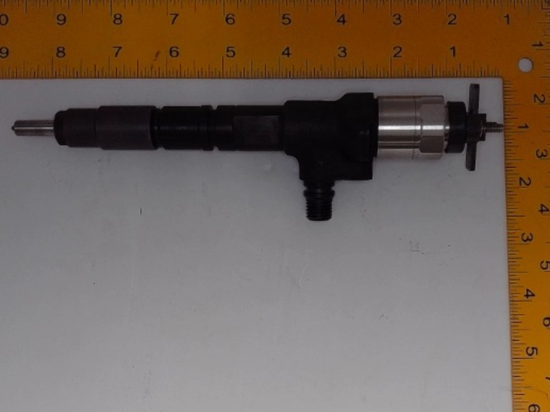 1J520-53050 Injector Assemb
