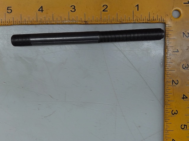 MP185 AGCO Bolt