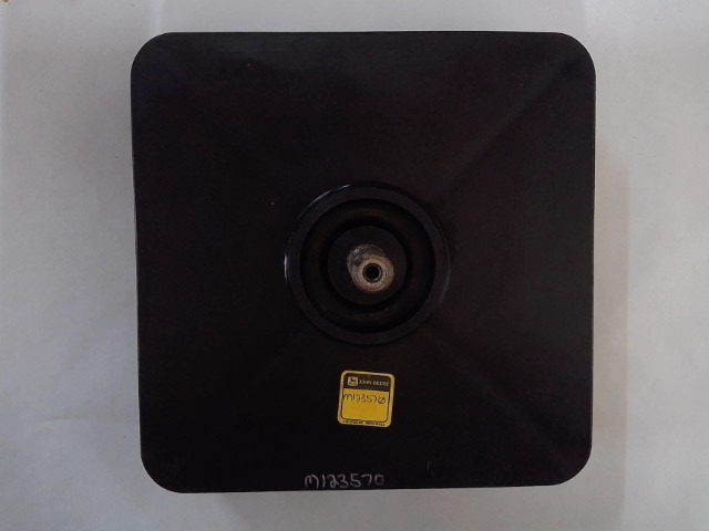 M123570 Fan W/shaft for JOHN DEERE