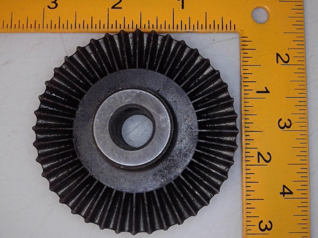 M83214 Gear for JOHN DEERE