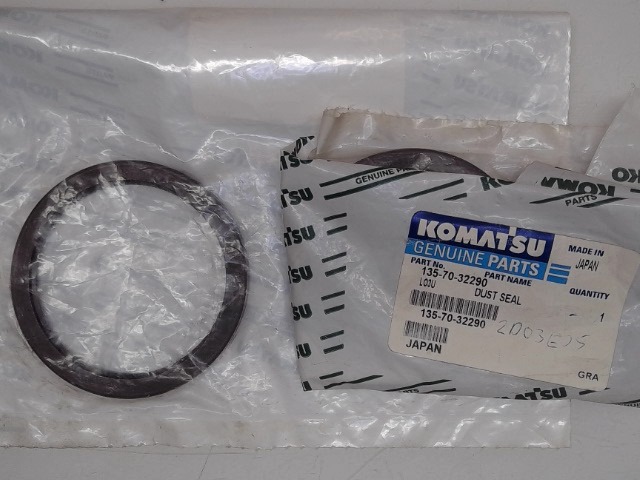 135-70-32290 Dust Seal for KOMATSU