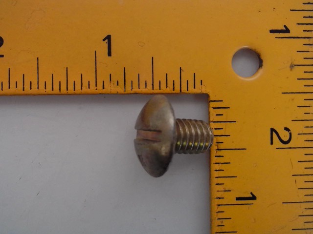 135632 Screw