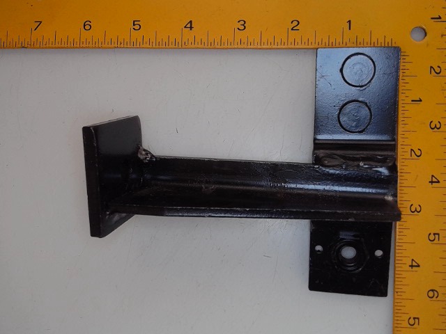 199759A1 Support Bracket for CUB CADET