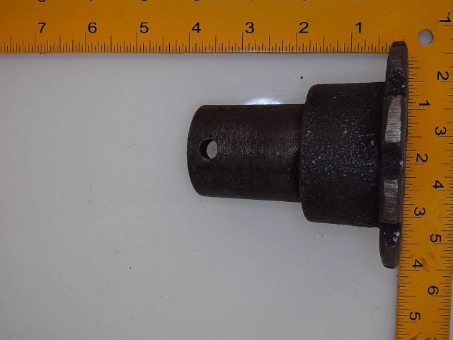 100233 MACDON Bolt