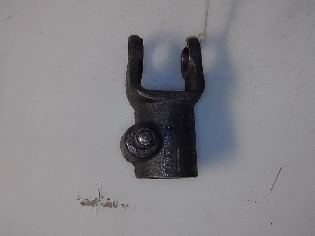 A-102-0606 Yoke W/pin 6spl for JOHN DEERE