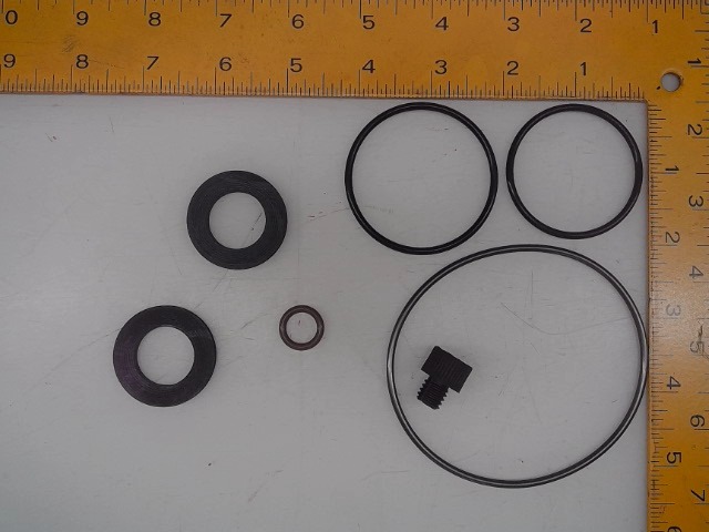 RE562696 Seal Kit for JOHN DEERE